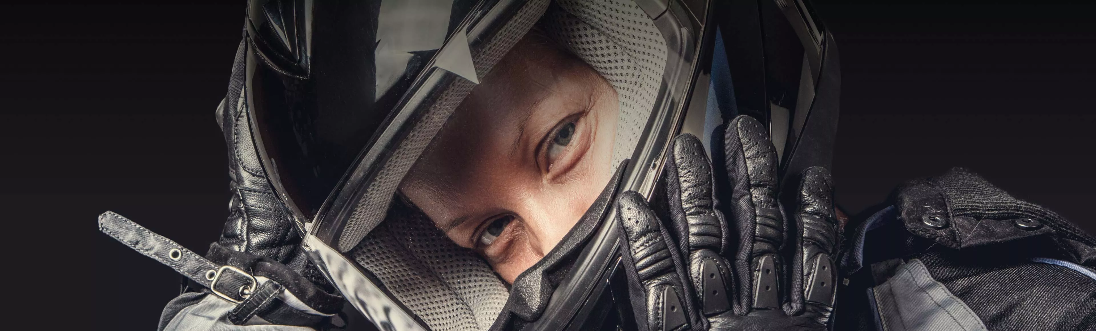 Мотошоломи